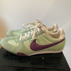 Nikes (Lime green & purple) Sexy & Sassy💜💚